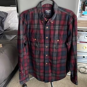 Abercrombie & Fitch- Button down flannel w/ front pockets
